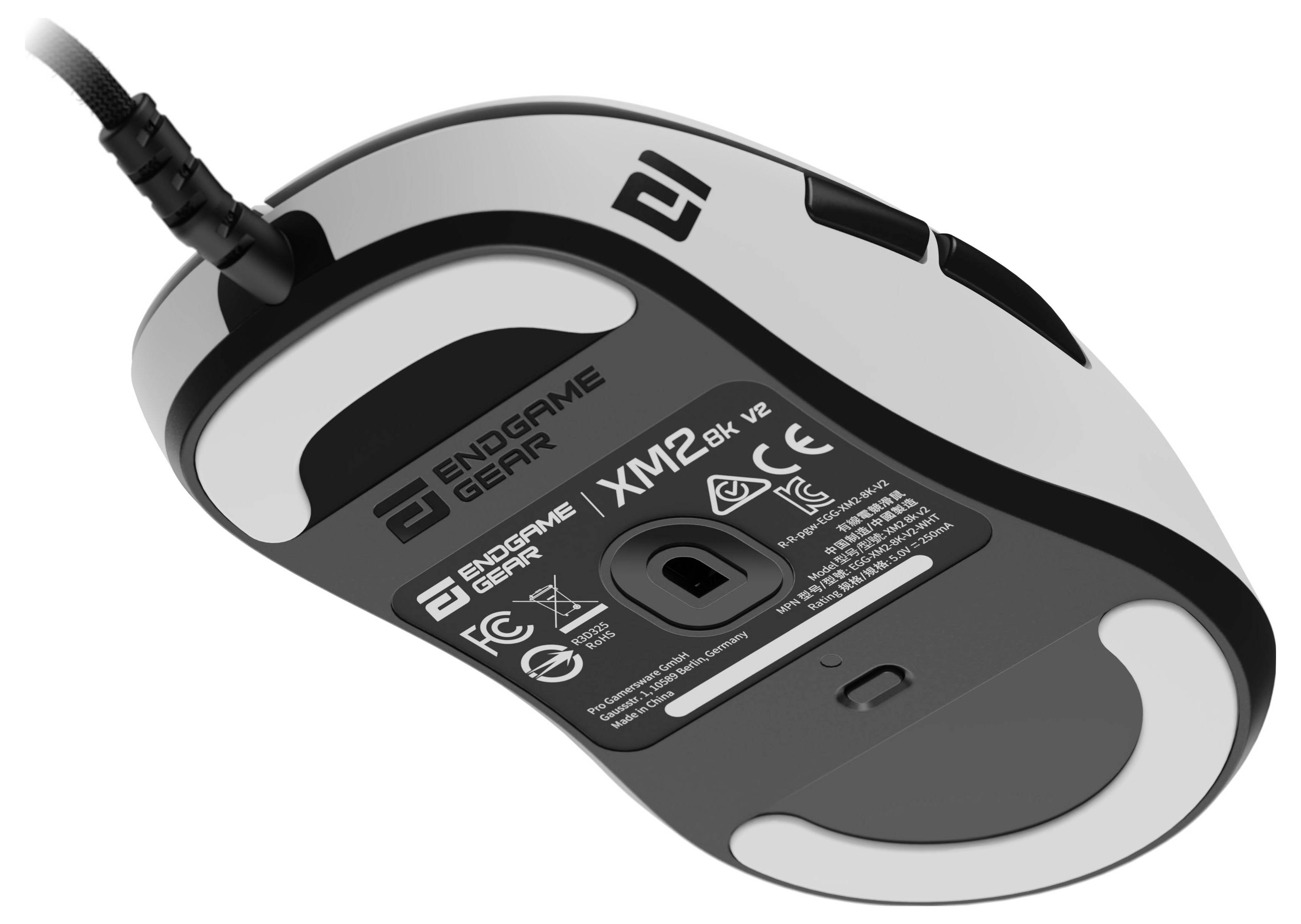 Das Bild zeigt die Unterseite einer Gaming-Maus mit der Bezeichnung „Endgame Gear XM1r