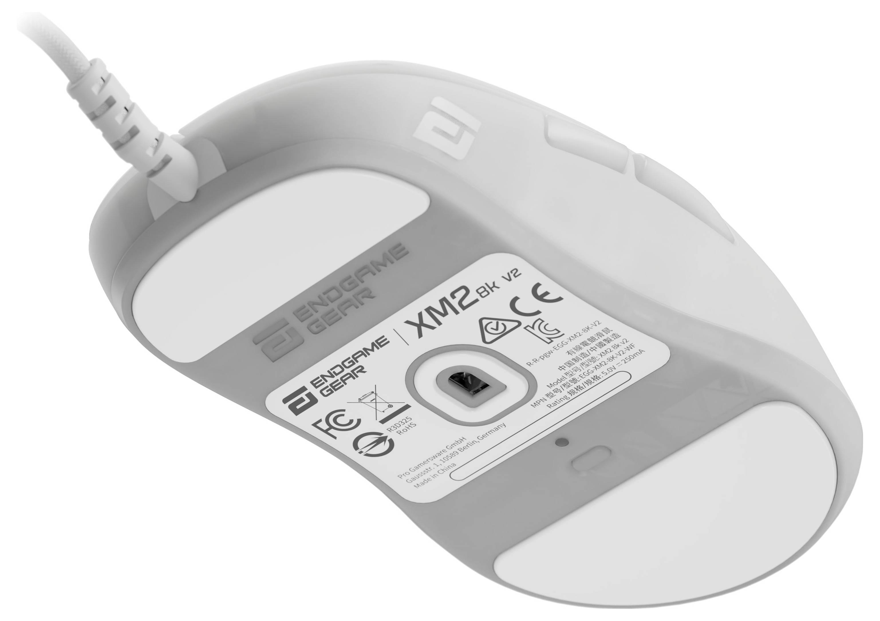 Die Unterseite einer Gaming-Maus mit dem Sensor, der Markenbezeichnung „Endgame Gear