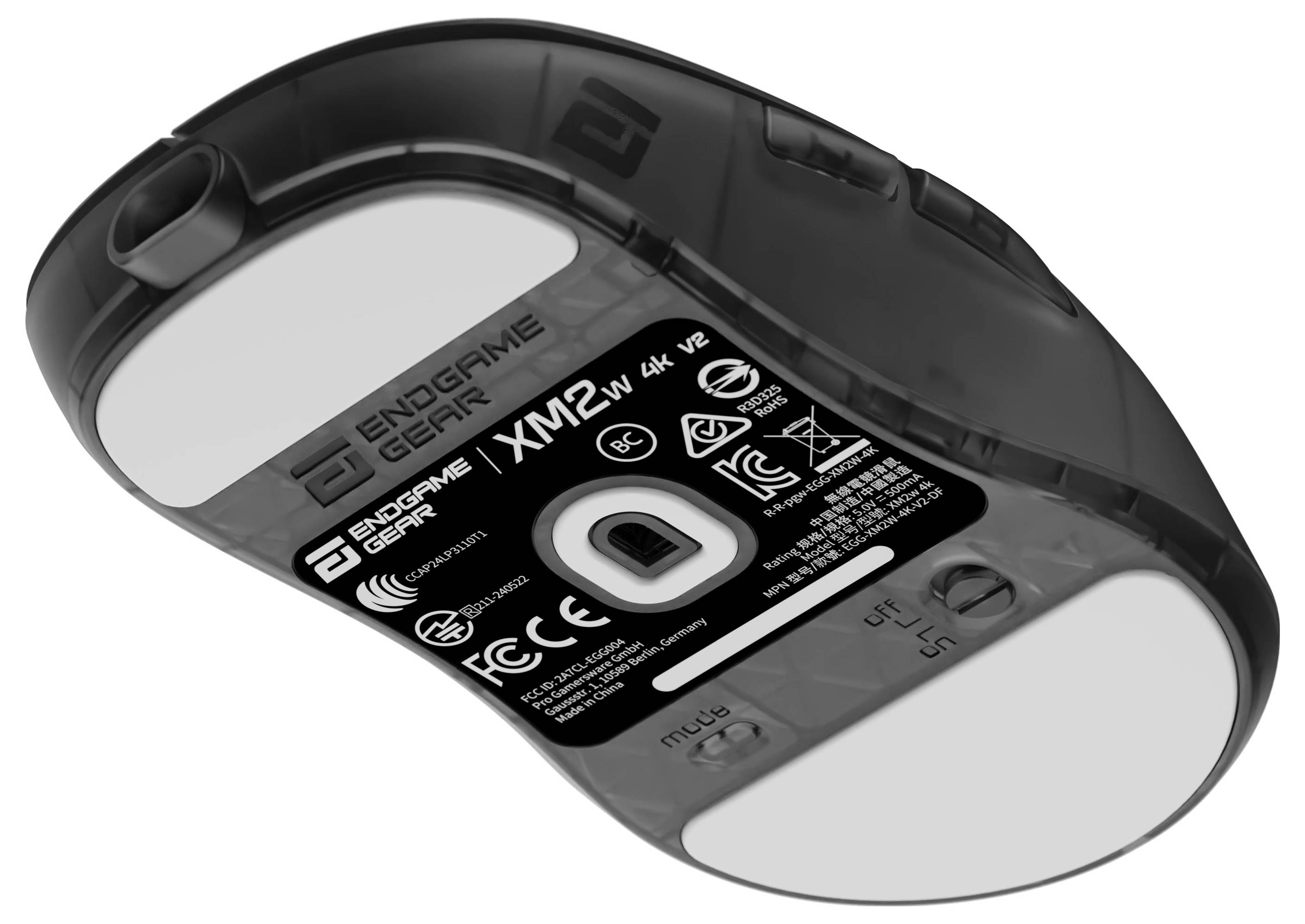 Unteransicht der kabellosen Maus von Endgame Gear, Modell XM2w, mit Sensor, Gleitfüßen und Logo sowie Herstellerangaben.
