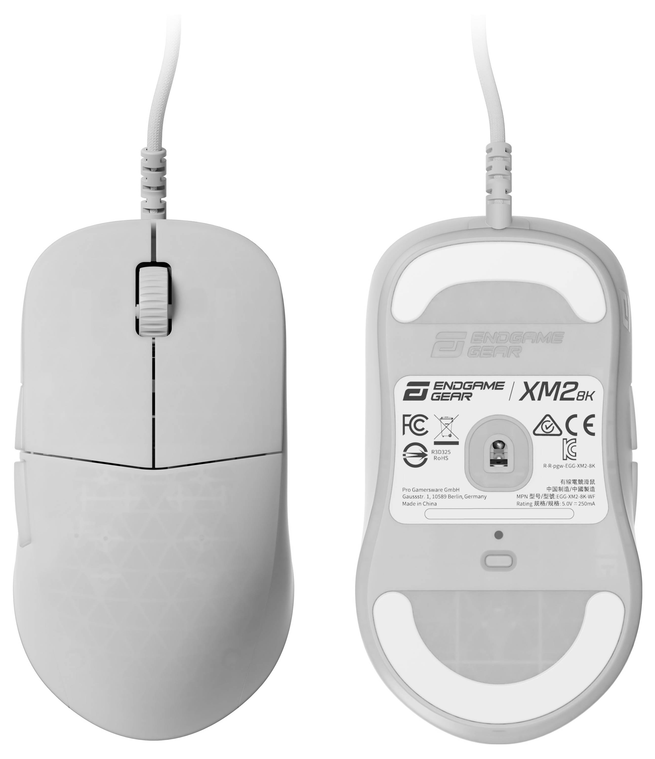 Eine weiße Computermaus mit einem Scrollrad und zwei Tasten. Die Unterseite zeigt Markendetails und Spezifikationen.