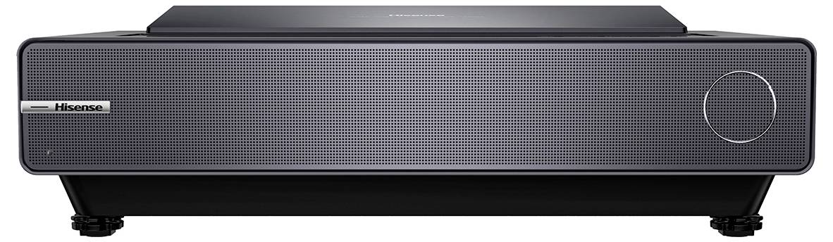 Ein schlanker, schwarzer Hisense Laserprojector mit minimalistischem Design, versehen mit einem auffälligen kreisförmigen Lautsprecher und Logo auf der Frontplatte.