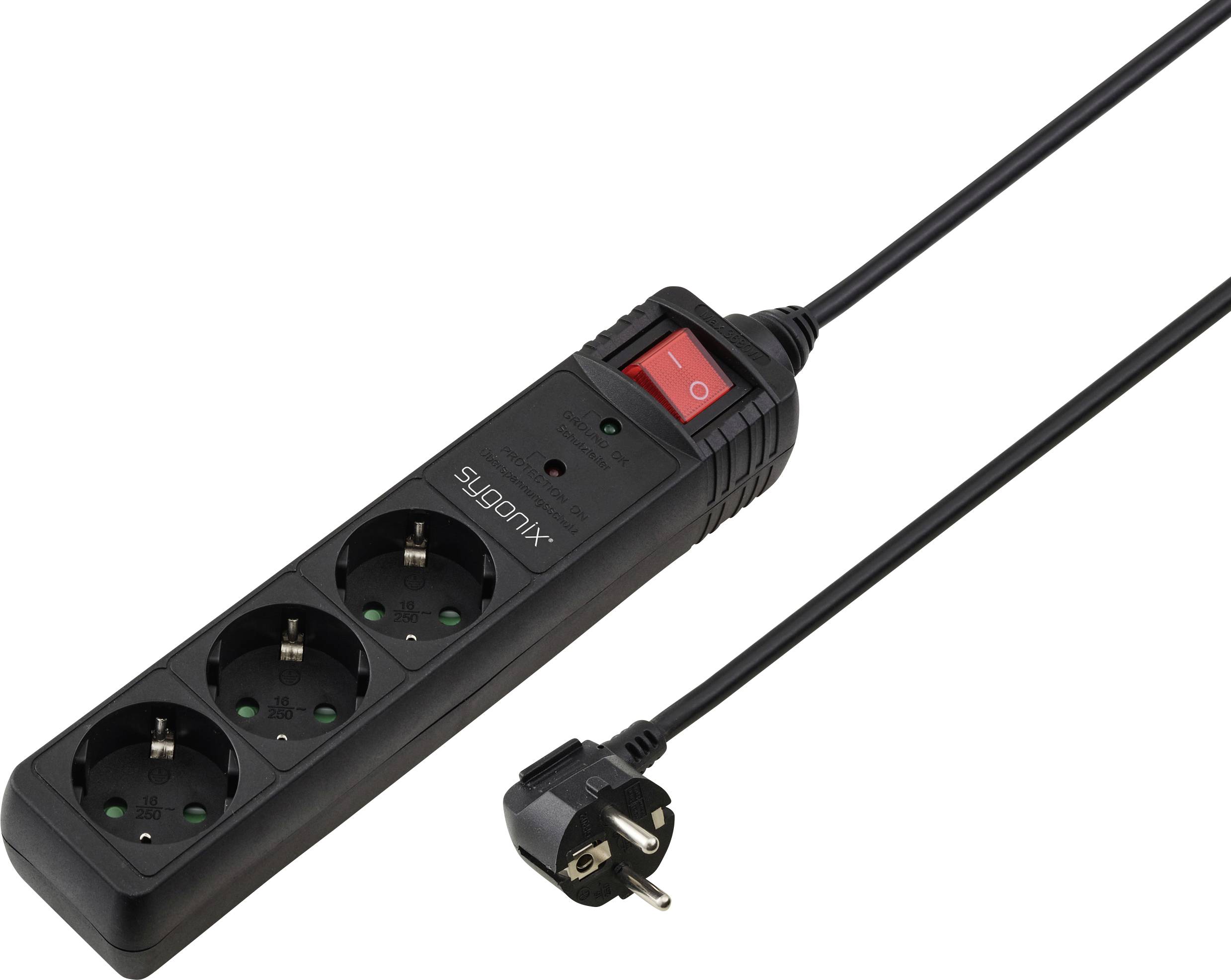 Ein schwarzes Mehrfachsteckdosenleiste mit drei Steckdosen und einem roten Schalterknopf.