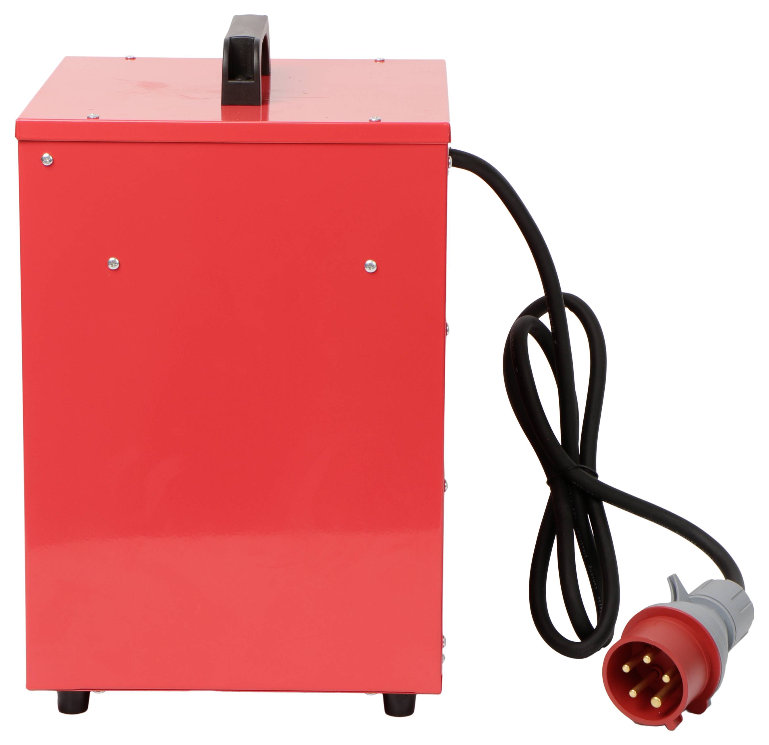 Ein roter Elektroheizer mit einem Griff oben und einem schwarzen Netzkabel, das in einen roten Stecker endet, vor einem weißen Hintergrund.
