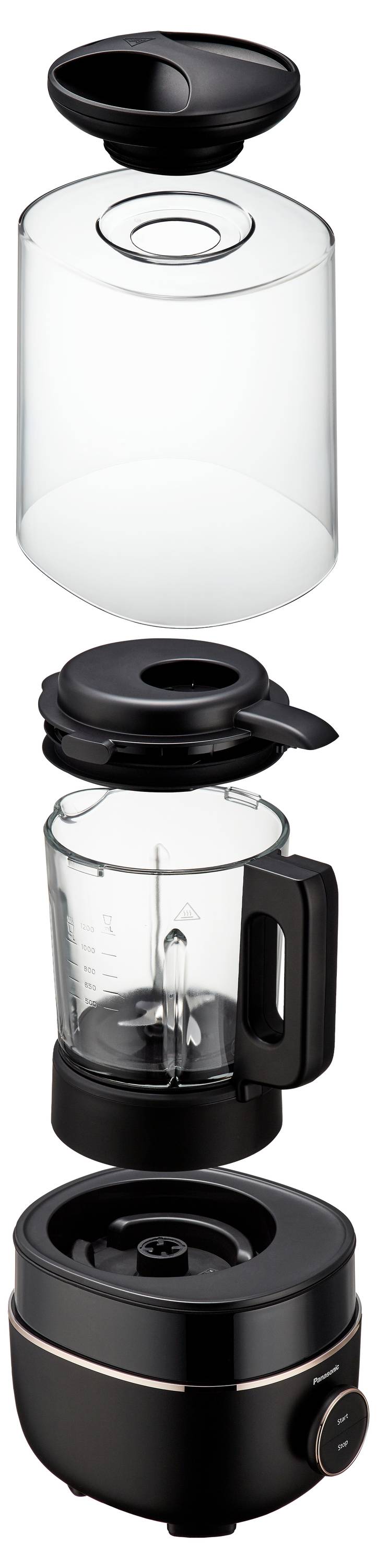 Ein moderner schwarzer Mixer, der in seine Einzelteile zerlegt dargestellt wird: Deckel, Glasbehälter mit Klinge und Sockel mit Bedienungselementen, wobei seine abnehmbaren Komponenten präsentiert werden.