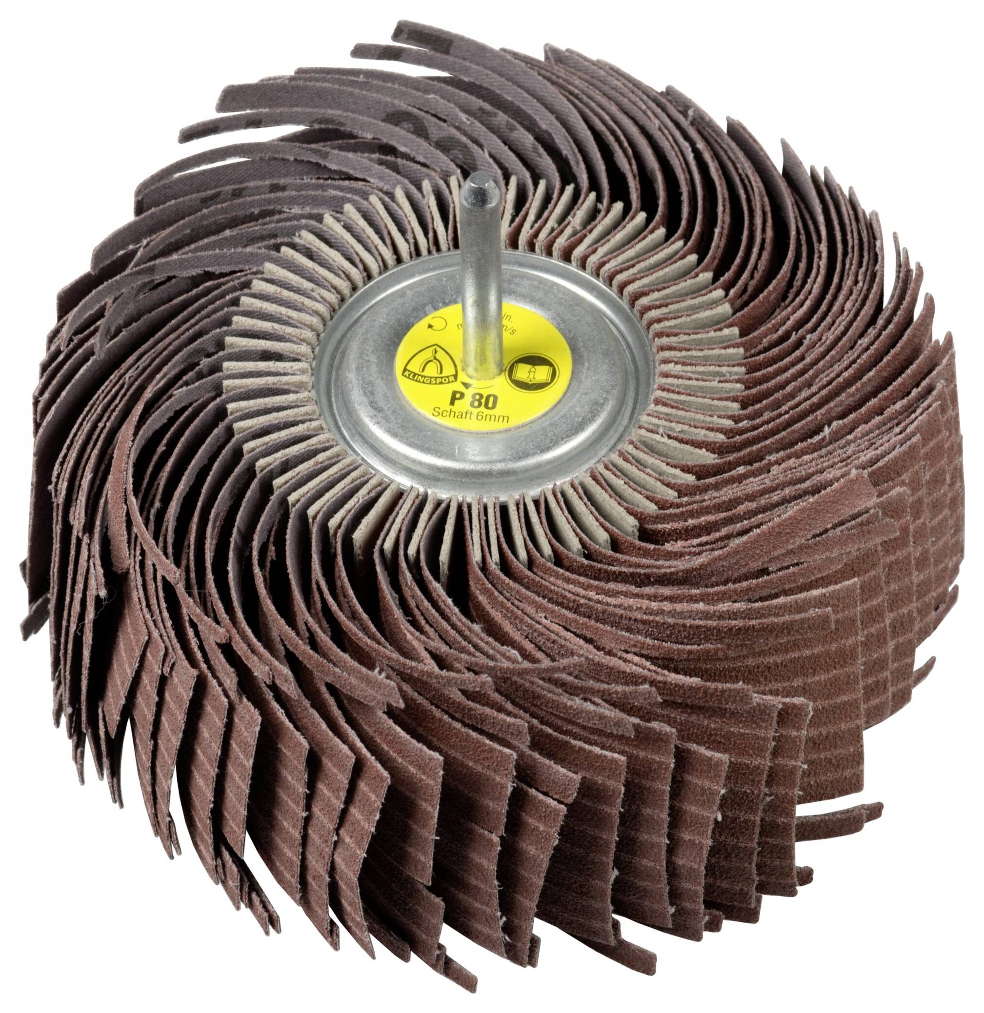 Ein brauner Lamellenschleifmops mit Metallzentrum und -achse, mit der Beschriftung 'P 80', zum Schleifen und Glätten von Oberflächen, vor weißem Hintergrund isoliert.