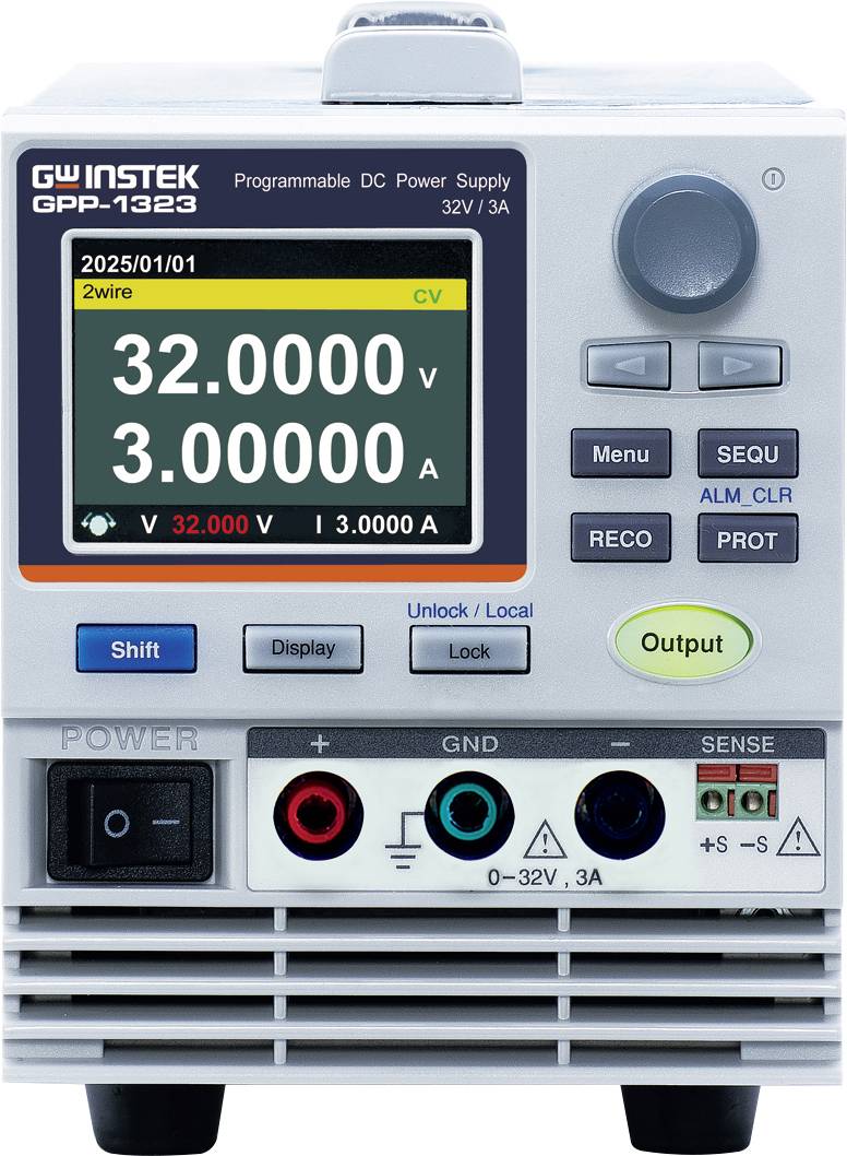 Programmierbares DC-Netzteil mit Anzeige von '32,0000V' und '3,0000A' auf dem Display, mit mehreren Tasten und Eingangs-/Ausgangsbuchsen darunter.