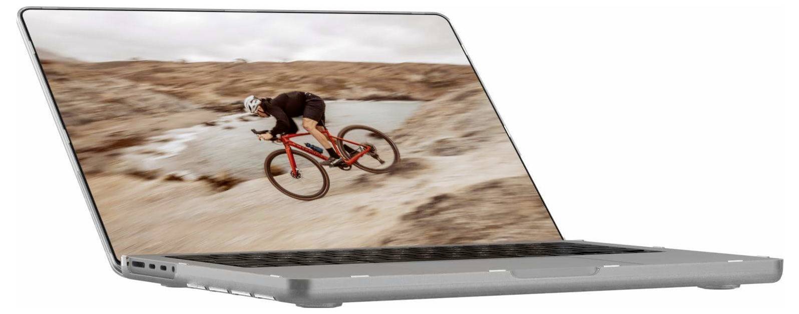 Ein Laptop, der ein Bild eines Radfahrers in Bewegung auf einer rauen, wüstenartigen Landschaft zeigt und dabei ein Gefühl von Geschwindigkeit und Abenteuer einfängt.