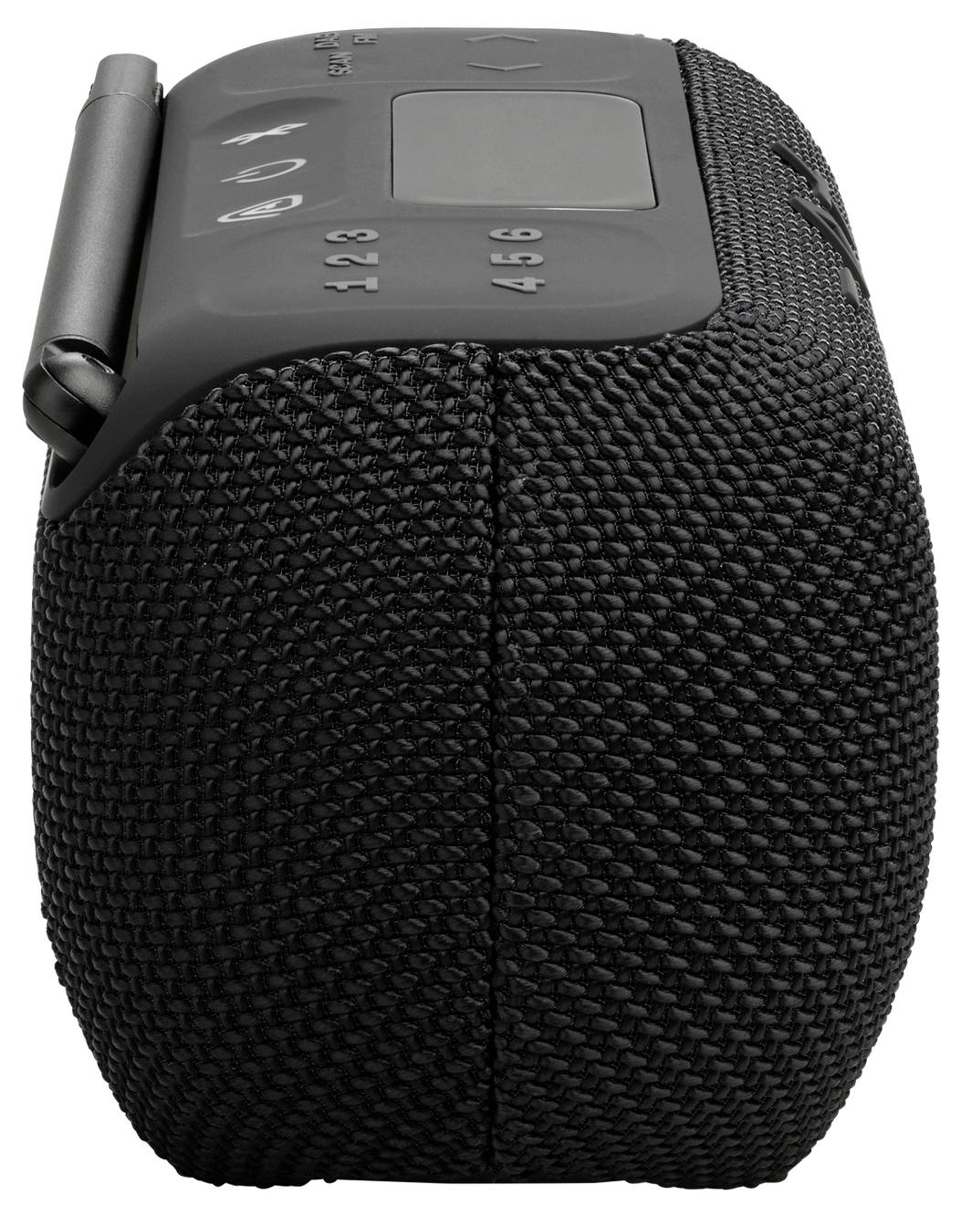 Ein schwarzer strukturierter tragbarer Lautsprecher, von der Seite betrachtet, mit Tasten oben für Ein/Aus und Lautstärkeregelung.