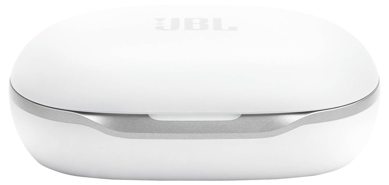 Eine weiße ovale Ladehülle mit 'JBL' Logo auf der Oberseite, versehen mit einem dezenten silbernen Akzent und einer Vorderseite mit Deckelöffnung.