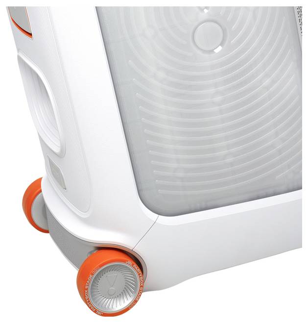 Nahaufnahme eines modernen weißen und grauen Geräts mit einer strukturierten Oberfläche und leuchtend orangefarbenen Rollen, die Mobilität andeuten.