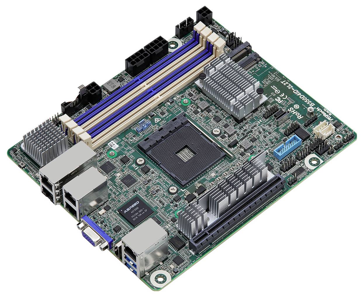 Eine grüne Computer-Mainboard mit RAM-Steckplätzen, einem Sockel für den Zentralprozessor, Kühlkörpern und mehreren Anschlüssen für Konnektivität und Stromversorgung.