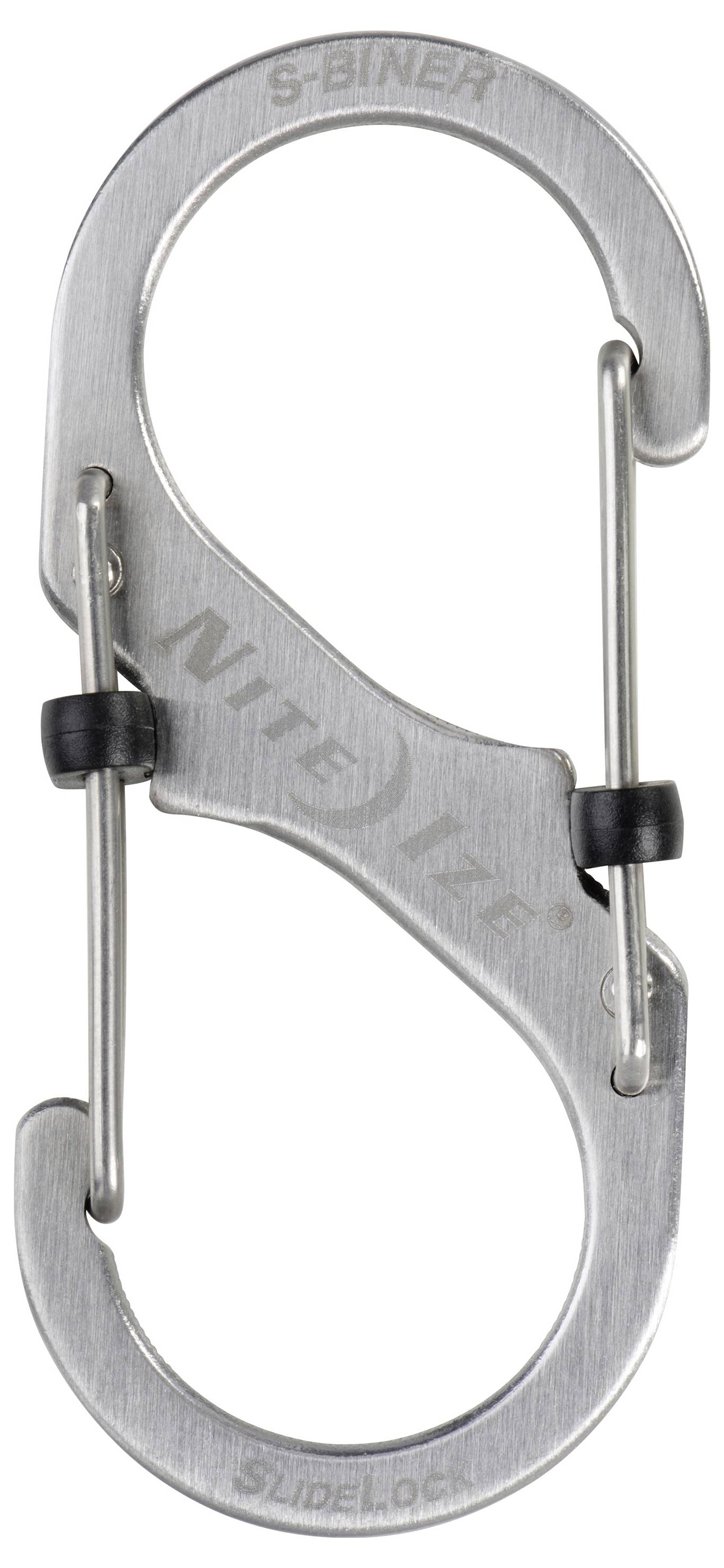 Ein silberner Metall-S-Haken-Karabiner, beschriftet mit 'S-Biner' und 'Nite Ize', mit sicheren Doppelverschlüssen, zum Anbringen oder Aufhängen von Gegenständen entwickelt.