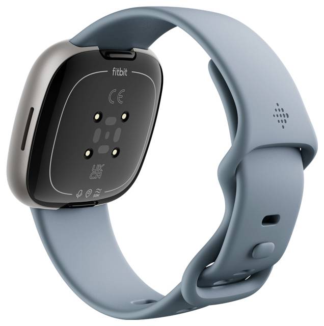 Eine blaue Smartwatch mit einem rechteckigen Display, ausgestattet mit einem Herzfrequenzsensor auf der Rückseite. Das Markenlogo ist am Armband sichtbar.