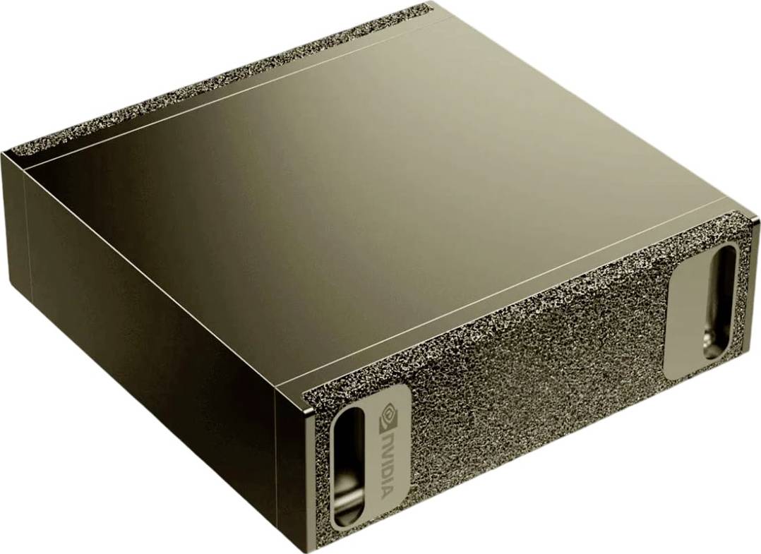 Ein metallisches, rechteckiges Computergerät mit strukturierter Oberfläche und dem NVIDIA-Logo an der Seite, konzipiert für Hochleistungsaufgaben.
