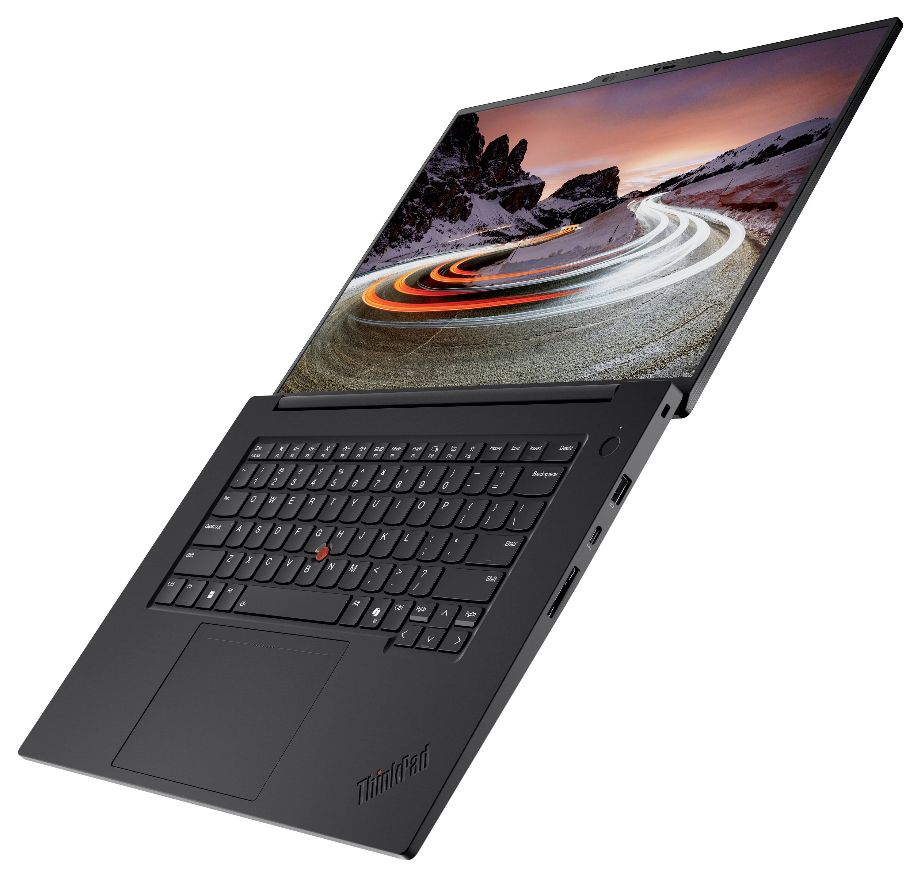 Ein schlanker, geöffneter Laptop, der eine lebendige Landschaft auf dem Bildschirm zeigt und dabei sein dünnes Design und moderne Tastaturanordnung hervorhebt.