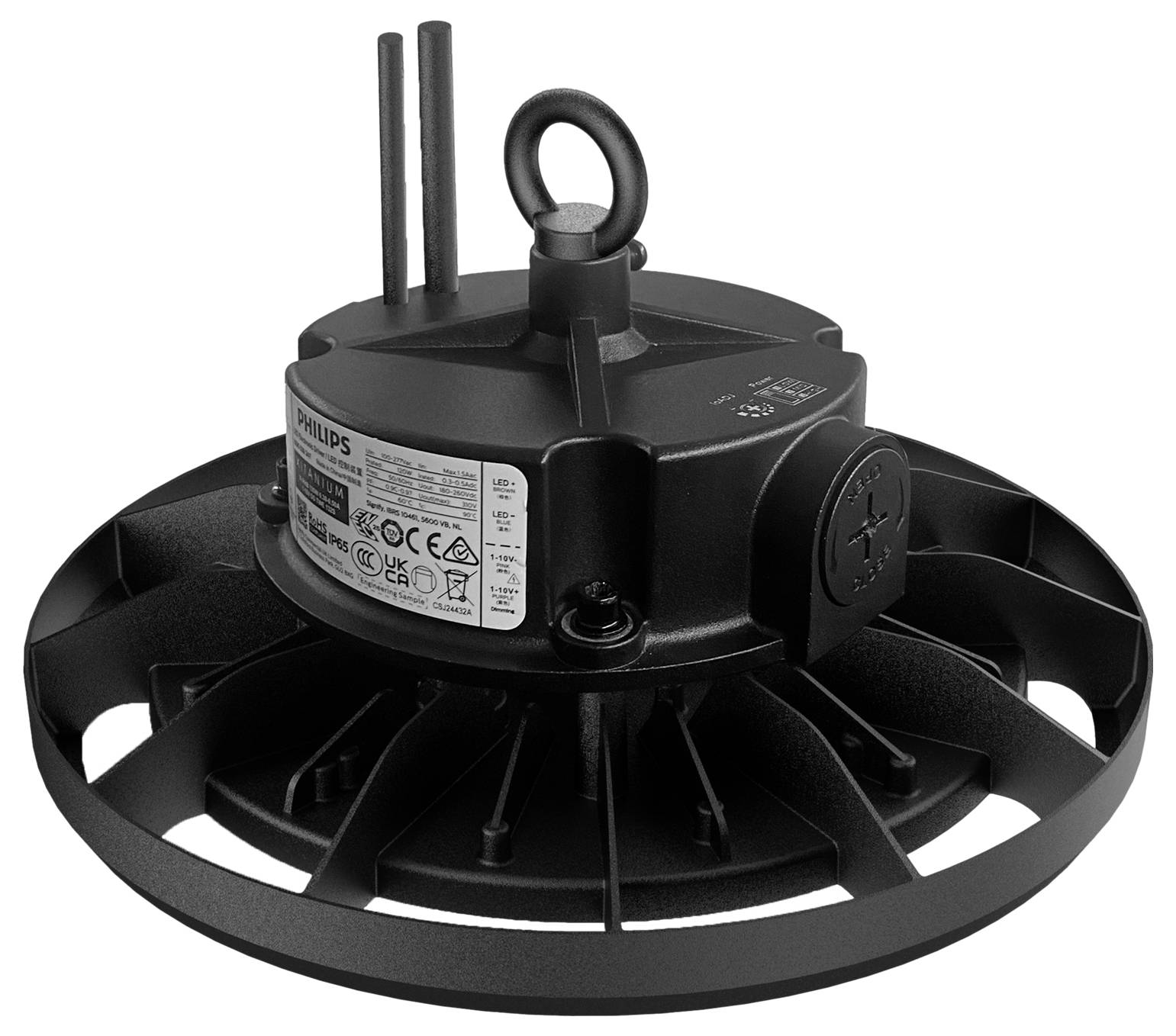 Eine schwarze, runde industrielle LED-Leuchte mit einem Etikett, auf dem Marke, Modell und Sicherheitsinformationen angebracht sind, konzipiert für die Hochraumbeleuchtung.