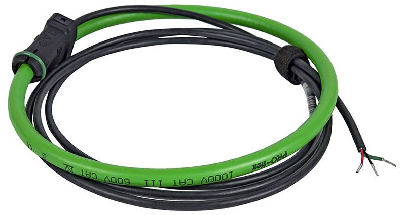 Ein grünes Pro-Flex Elektrokabel mit einem schwarzen Stecker an einem Ende und freiliegenden Drähten am anderen Ende, das in einer kreisförmigen Form gewickelt ist.