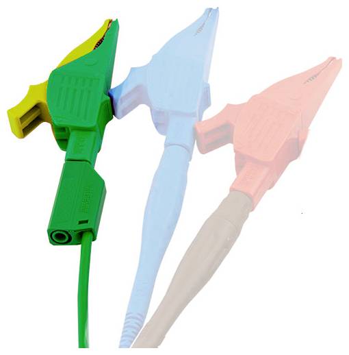 Drei Kabel mit Krokodilklemmen in Grün, Blau und Rot, die sich von links nach rechts überlappen. Das grüne Kabel ist prominent im Vordergrund.