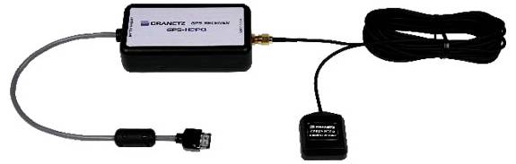 Externes GPS-Empfangsgerät mit angeschlossenen Kabeln und Antenne zur Verbesserung des GPS-Signalempfangs.