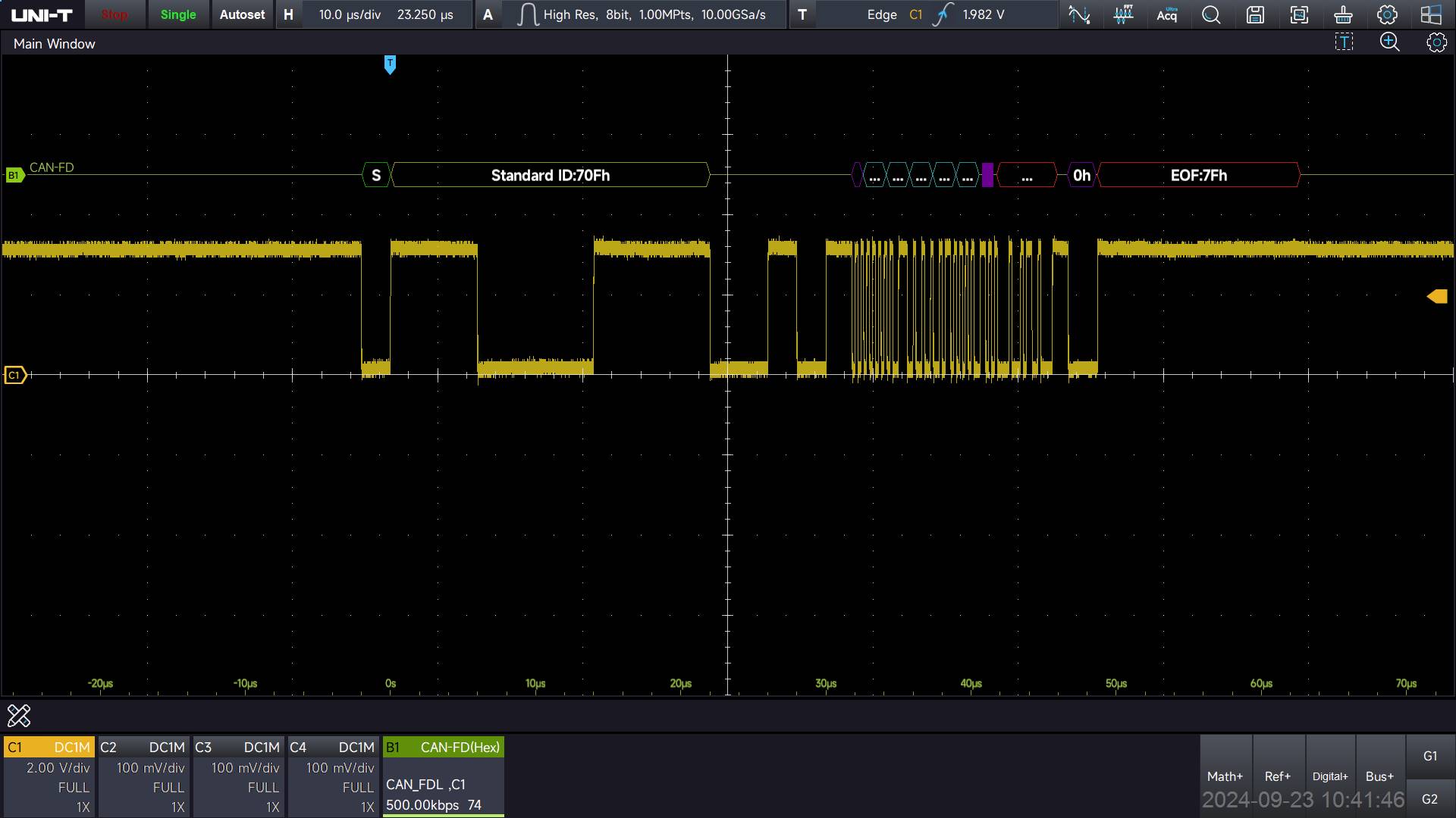 Ein Oszilloskop-Bildschirm, der eine CAN-FD-(Controller Area Network Flexible Data-rate) Signalwaveform mit binären Datenpulsen darstellt.