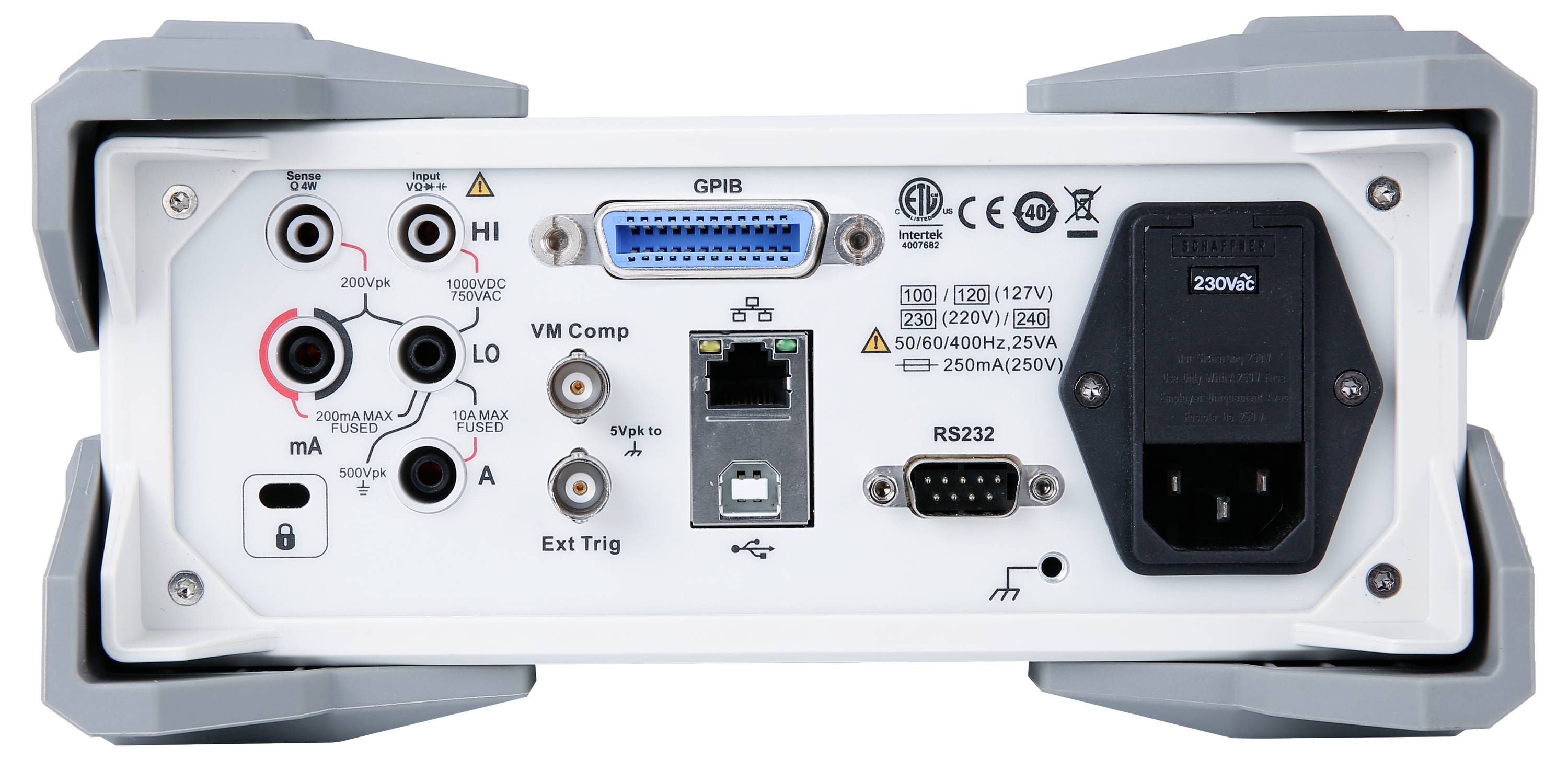 Rückseite eines elektronischen Geräts mit verschiedenen Ein- und Ausgabeanschlüssen, einschließlich GPIB, USB, RS232 und Stromversorgungsanschluss.