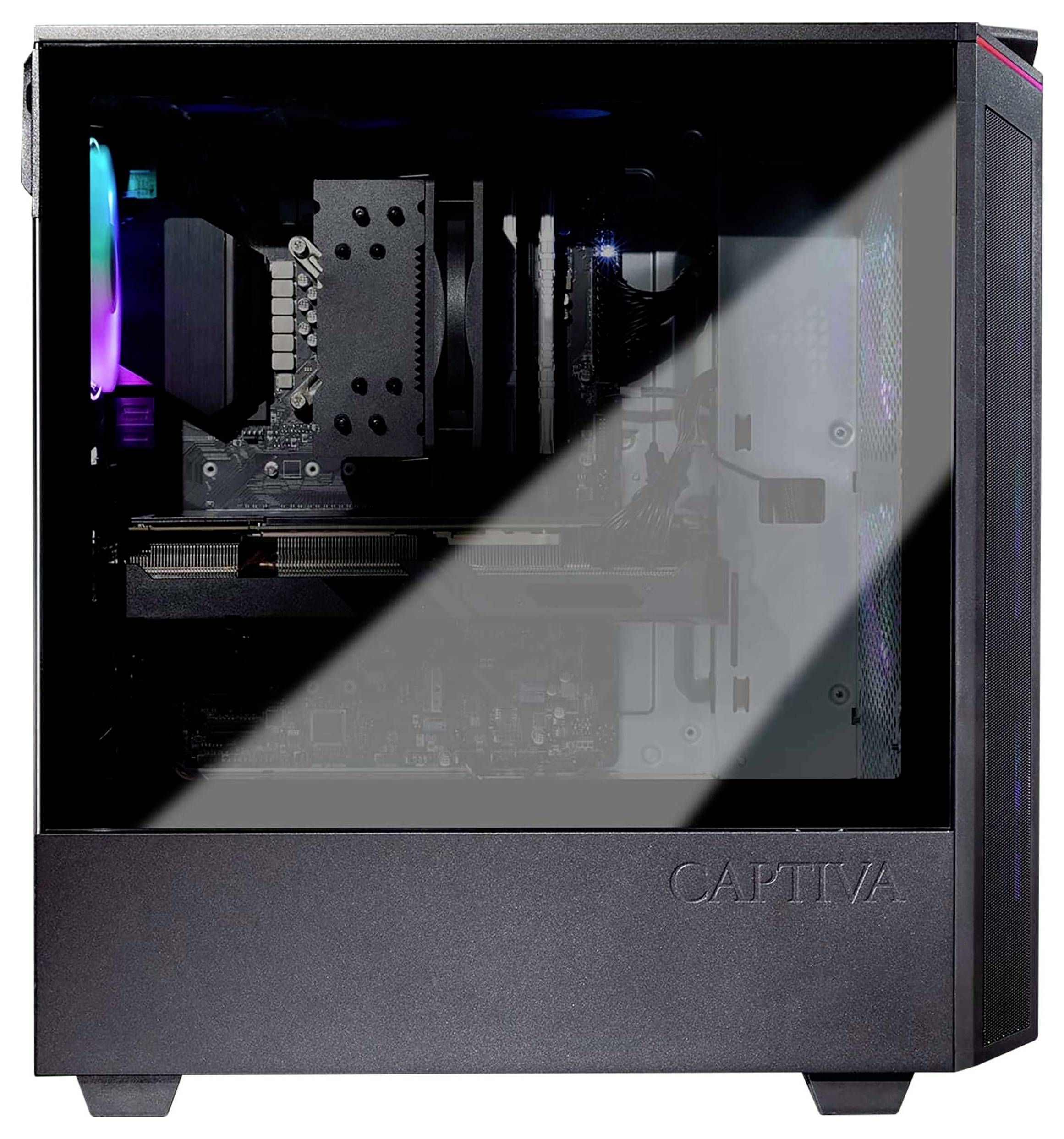 Ein Desktop-Computer mit einem durchsichtigen Seitenpanel, das Innenkomponenten wie Kühlventilatoren und RGB-Beleuchtung zeigt. Das Gehäuse trägt die Aufschrift 