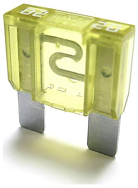 Eine gelbe, rechteckige Automotive-Sicherung mit zwei metallischen Kontaktstiften, auf der oben eine '20' aufgedruckt ist, was eine Strombelastbarkeit von 20 Ampere anzeigt.