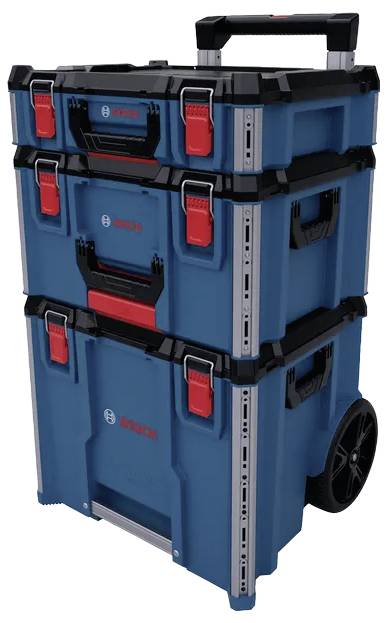 Gestapelte blaue und schwarze Werkzeugkästen mit roten Verschlüssen, ausgestattet mit Rädern und einem Griff für einfachen Transport. Enthält das 'Bosch' Logo.