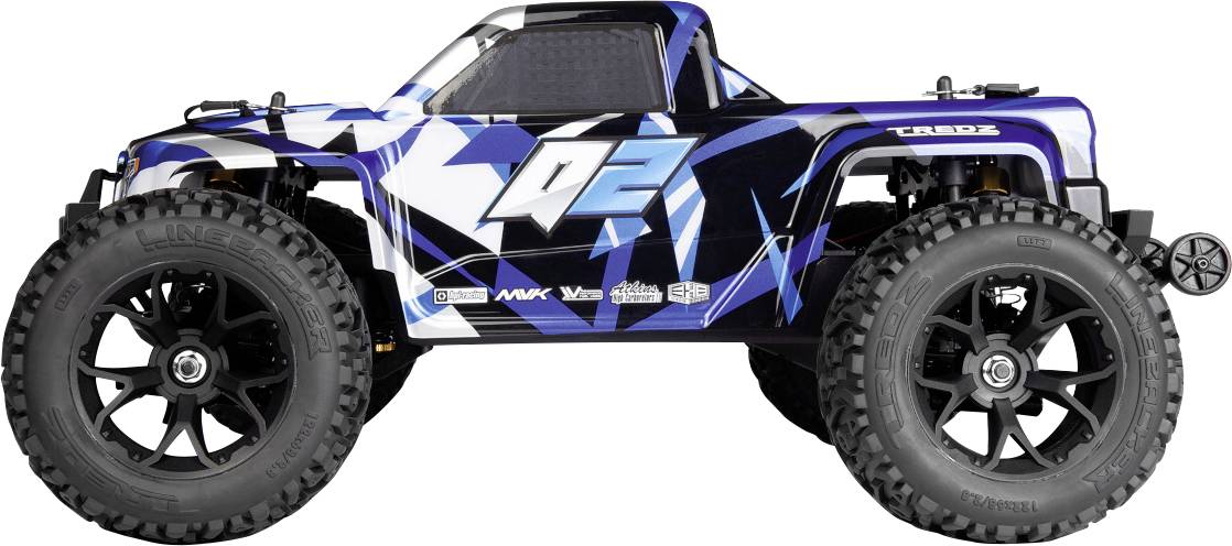 Ein ferngesteuerter Monstertruck mit großen schwarzen Reifen und einem blauen, weißen und schwarzen geometrischen Design am Fahrzeugkorpus, beschriftet mit '02'.