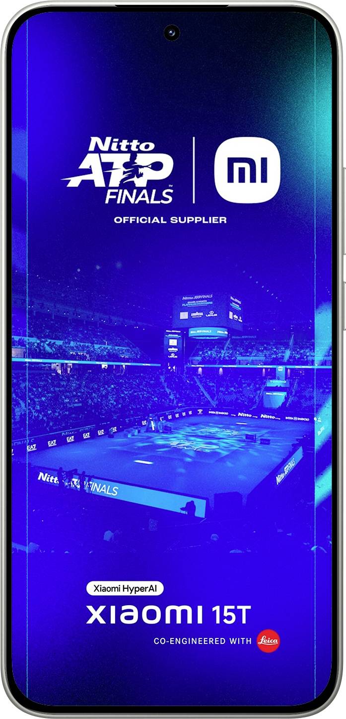 Ein Smartphone-Bildschirm, der ein blaues Tennisstadion zeigt, mit dem Text 'Nitto ATP Finals' und 'Xiaomi 15T', wodurch die Sponsorschaft hervorgehoben wird.