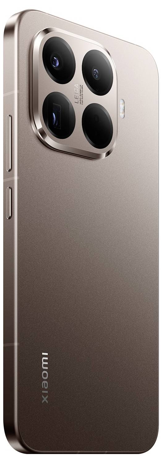 Ein schlankes, bronzefarbenes Smartphone mit einer Quad-Kamera-Anordnung auf der Rückseite, ausgestattet mit einem metallischen Finish und dem Markenlogo 'xiaomi'.