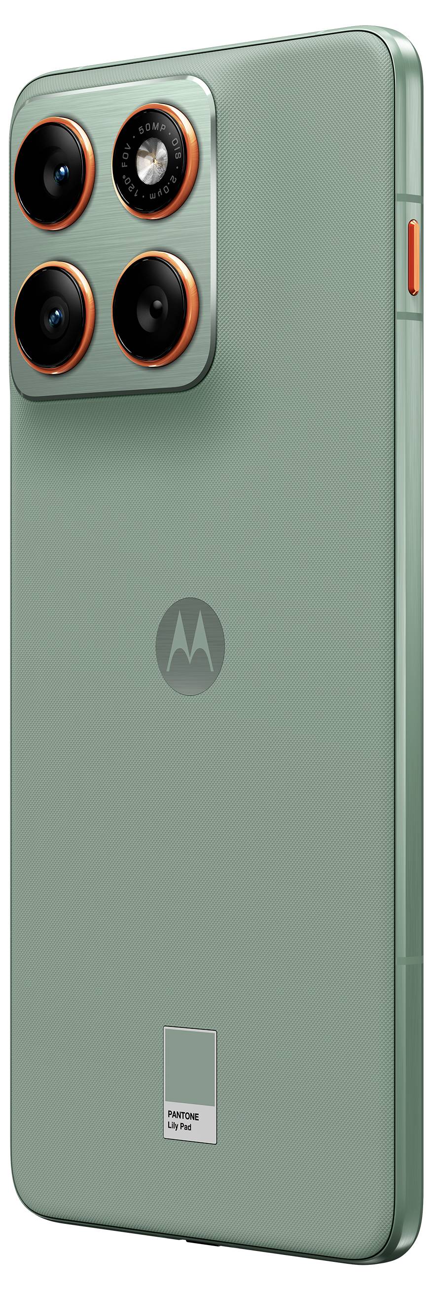 Ein grünes Smartphone mit drei Rückkameras, die in Orange abgesetzt sind, mit einem eleganten Design und Motorola-Logo in der Mitte.