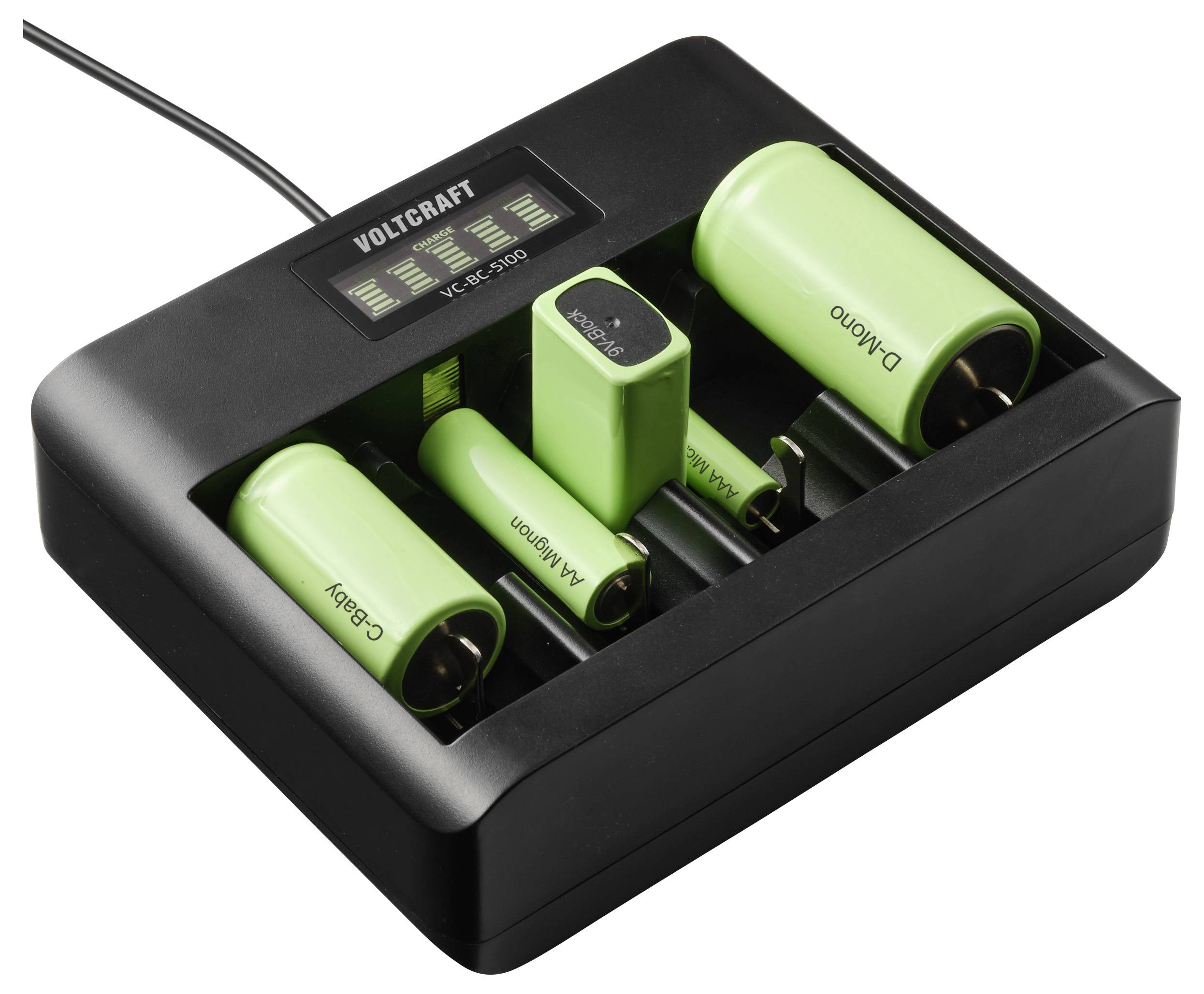 Batterie-Ladegerät von Voltcraft zum Laden verschiedener grüner Batterien, einschließlich AA, AAA, C und D Größen. Das Display zeigt den Ladestatus an.