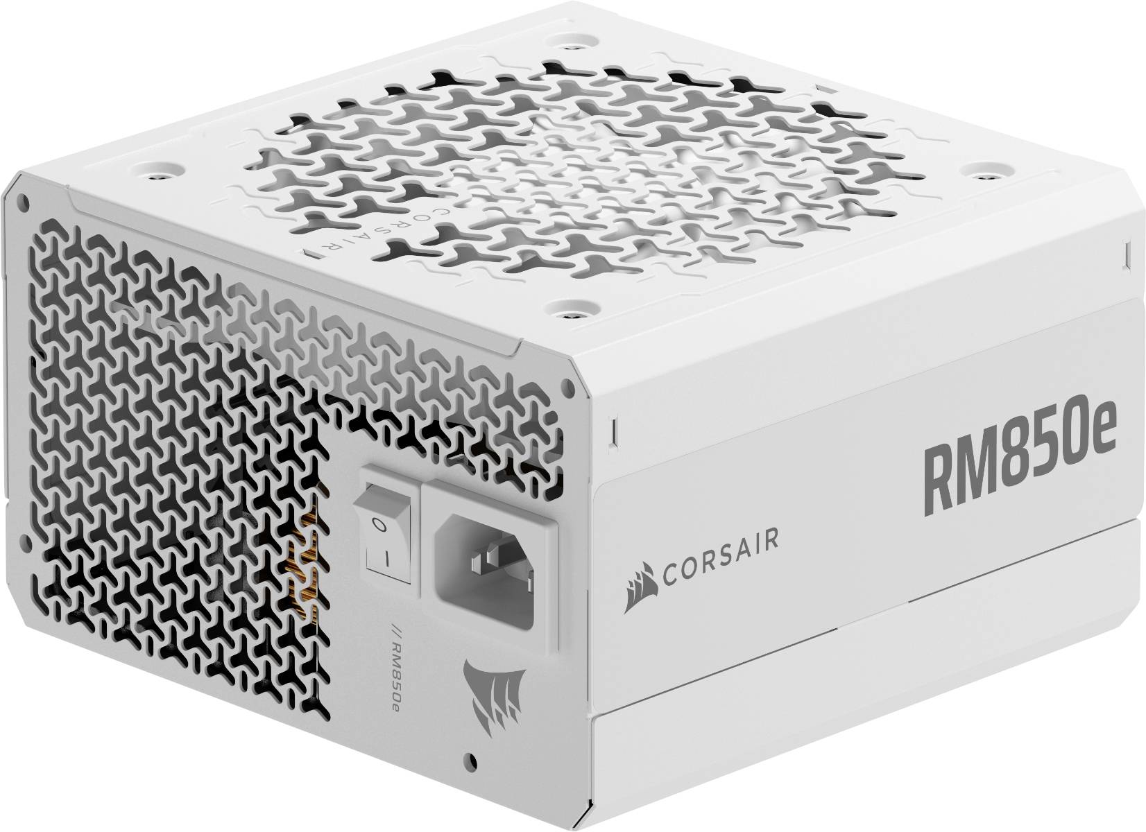 Corsair RM850e Netzteil für Computer, ausgestattet mit einem weißen Gehäuse mit Lüftungsgitter und Anschlussports, entwickelt für eine effiziente Stromversorgung.