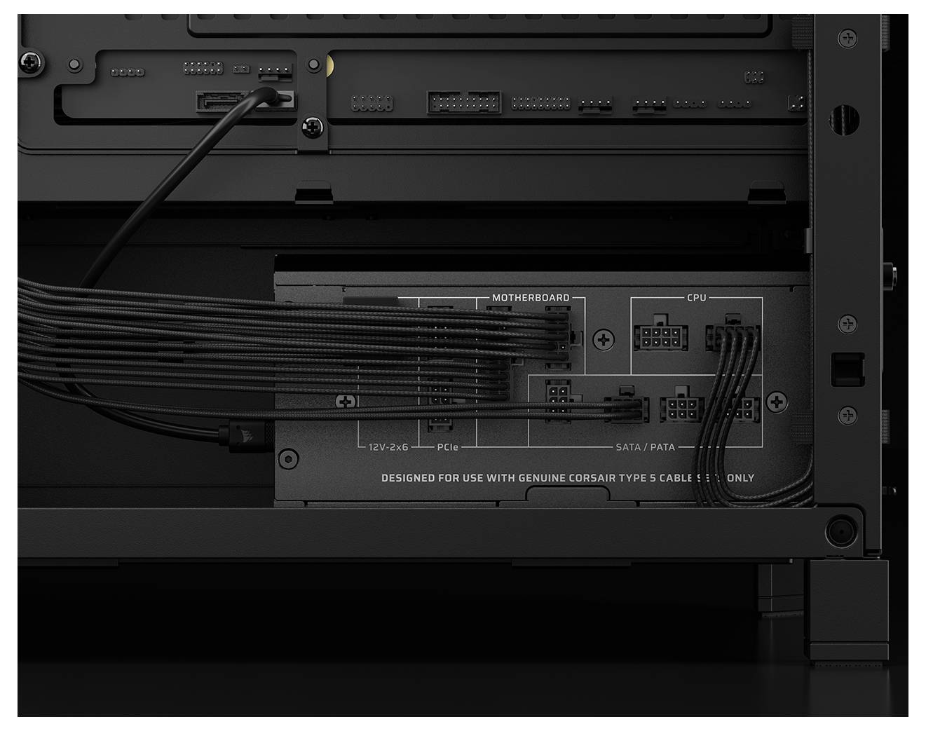 Ein Computernetzgerät mit mehreren beschrifteten Anschlüssen für 