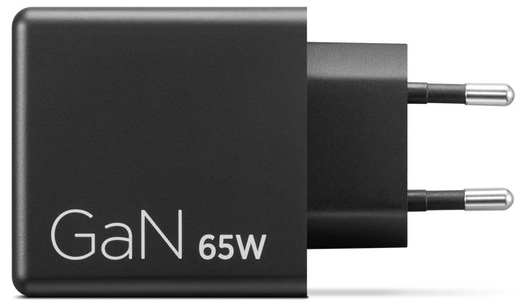 Ein schwarzer GaN 65W Netzteil mit zwei europäischen Steckdosen-Stiften, entwickelt für schnelles Laden elektronischer Geräte.