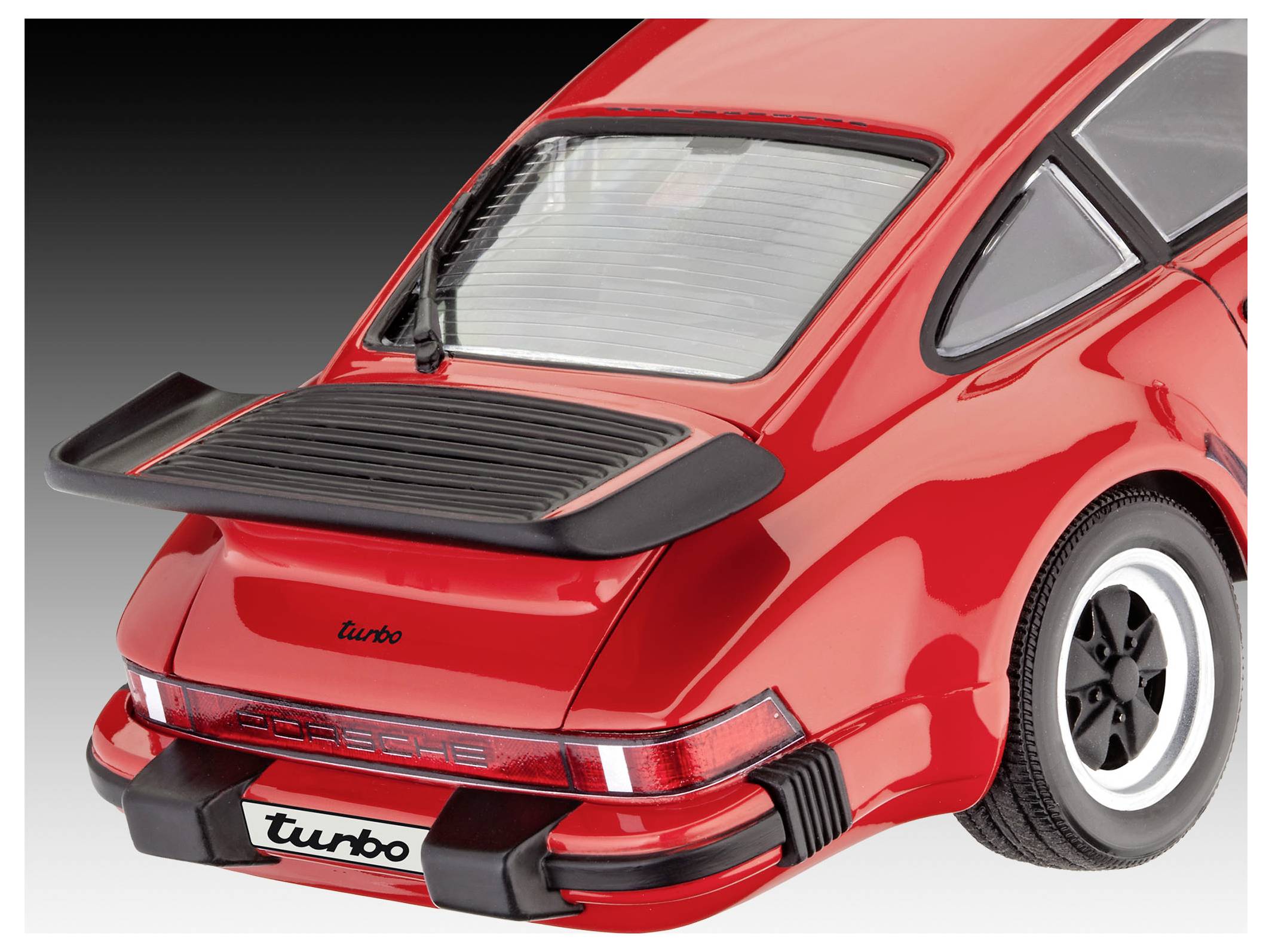 Roter Sportwagen von hinten mit 