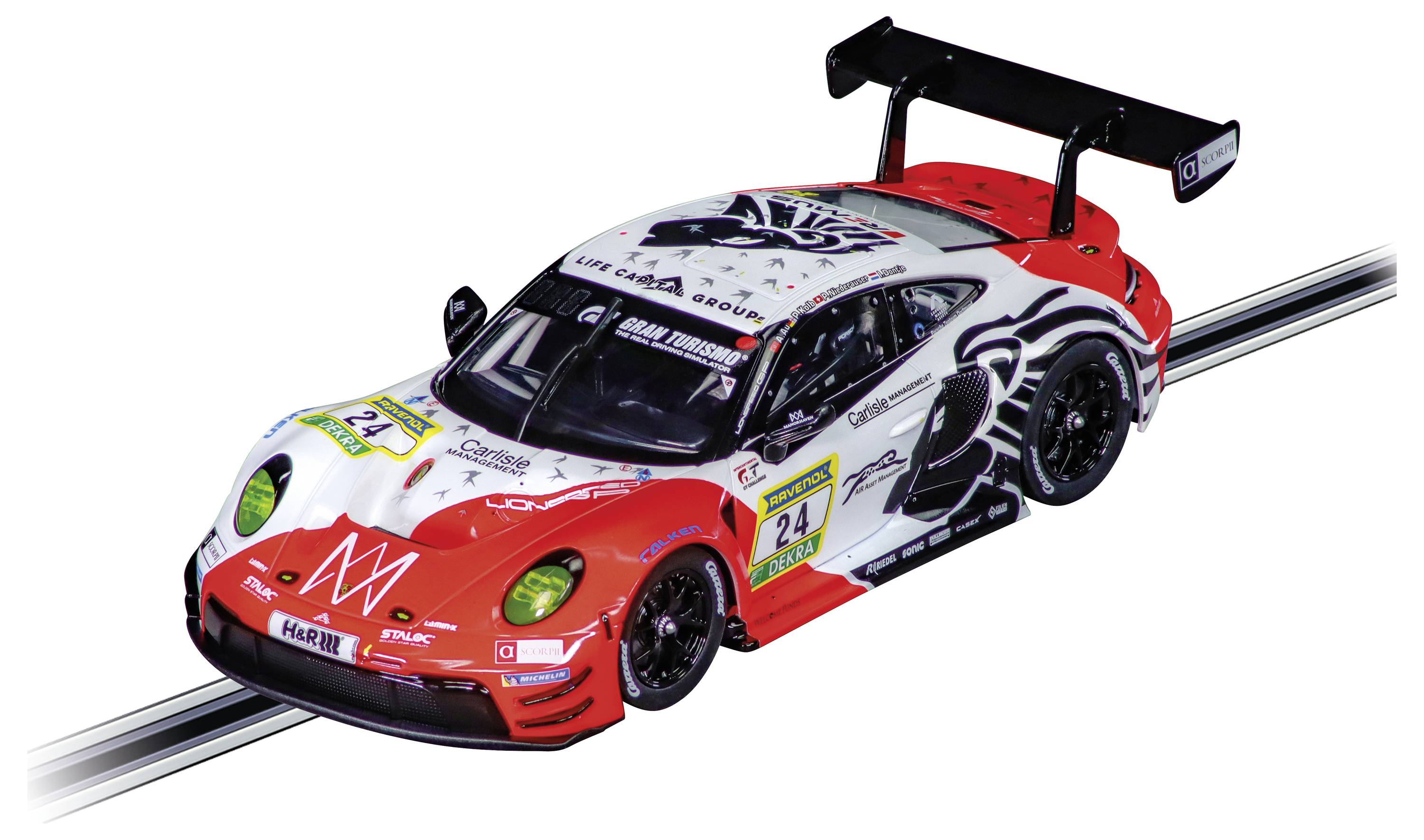 Ein detailliertes Modell eines roten und weißen Rennwagens mit der Nummer '24' an der Seite, ausgestattet mit schwarzen Grafiken und einem großen Heckflügel.