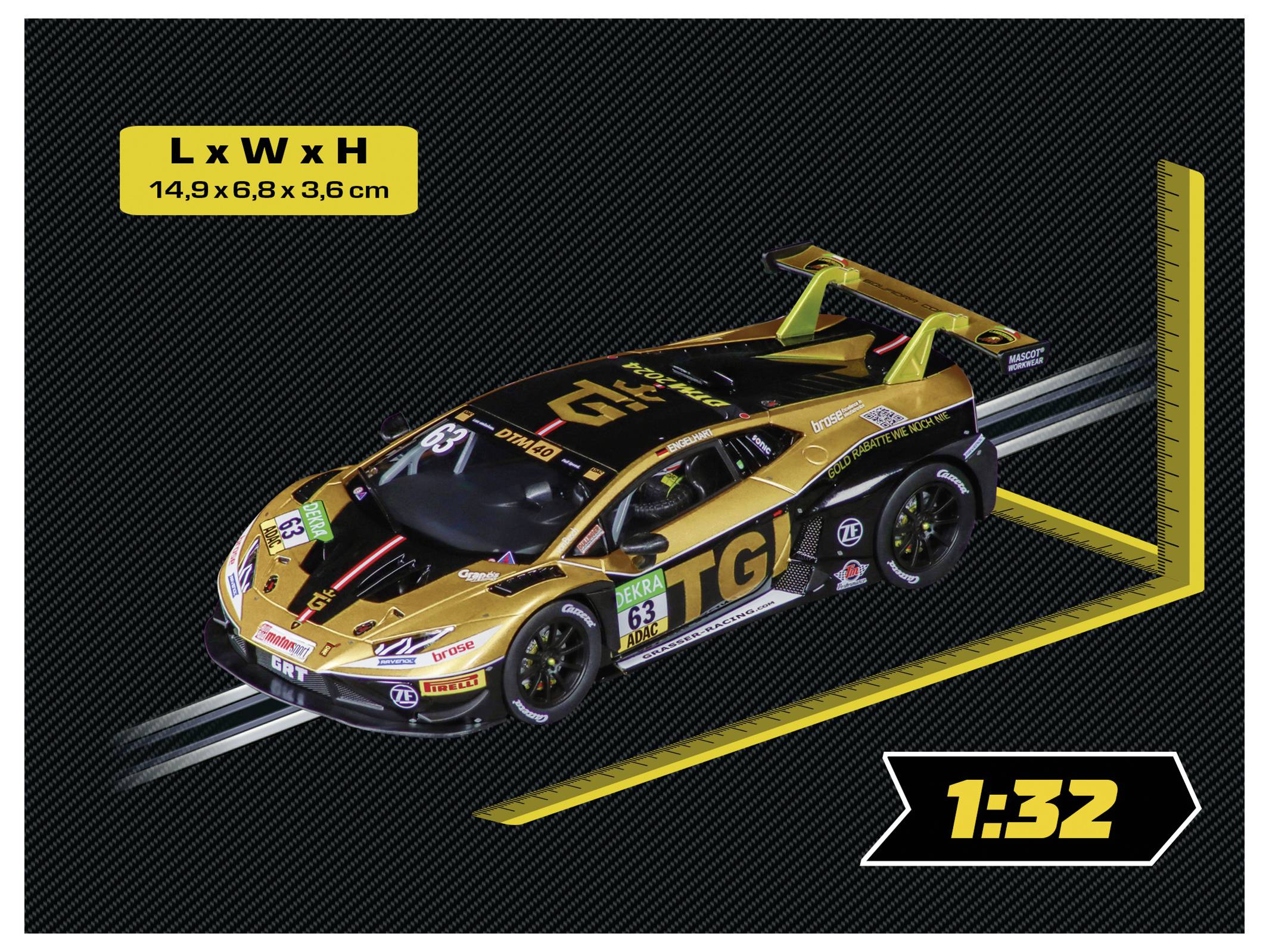 Ein Gold- und schwarzes Rennwagenmodell mit Dekals steht auf einer Strecke und zeigt die Abmessungen „L x B x H: 14,9 x 6,8 x 3,6 cm
