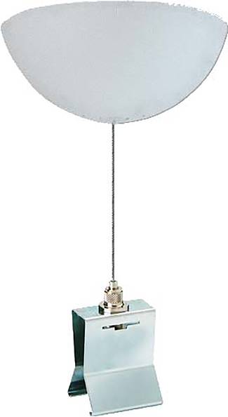 Deckenmontiertes Schiebesystem mit Schienen und Stützen, das für Stabilität im Bauwesen konzipiert ist. Verfügt über vertikale Aufhänger und horizontale Balken.