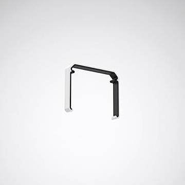 Eine minimalistische schwarz-weiße geometrische Form, die an eine gedrehte Klammer oder einen Rahmen erinnert, vor einem hellgrauen Hintergrund.