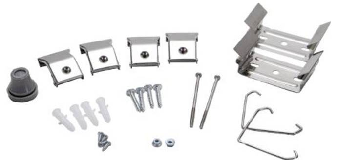 Sortiment aus Metallmontage-Hardwareteilen, bestehend aus einer Halterungsbaugruppe, Schrauben, Dübeln, Bolzen, Muttern und Clips, angeordnet auf weißem Hintergrund.