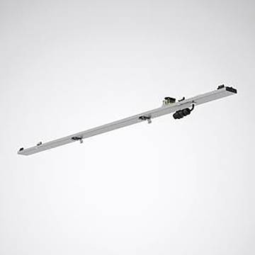 Weiße lineare LED-Leuchte mit montierten Steckdosen und Verdrahtung oben, geeignet für industrielle oder kommerzielle Anwendungen.