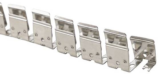 Eine Reihe von silbernen Metallgürtelclips in einem abwechselnden Muster angeordnet, die zum Befestigen von Komponenten an Ort und Stelle ausgelegt sind.