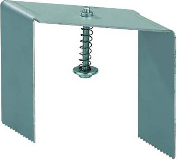 Grüne Metallklammer mit einem Federmechanismus in der oberen Mitte, verwendet zum Stabilisieren oder Sichern von Objekten.