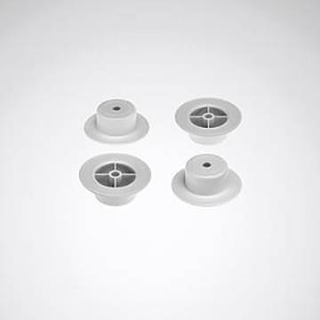 Vier graue Kunststoff-Spulenadapter, die in einem Quadrat auf einem einfachen Hintergrund angeordnet sind.