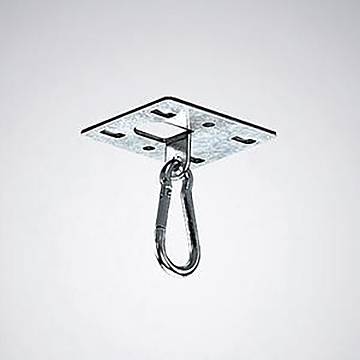 Eine Metalldeckenhalterung mit befestigtem Karabiner, verwendet zum sicheren Aufhängen von Gegenständen wie Schaukeln oder schweren Taschen.