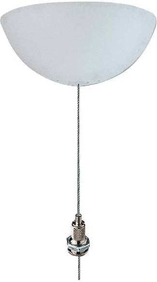 Ein Deckenkettenanzug mit einer metallischen Kette und einer weißen, halbkreisförmigen Abdeckung, typischerweise in Badezimmern oder Wirtschaftsräumen verwendet.