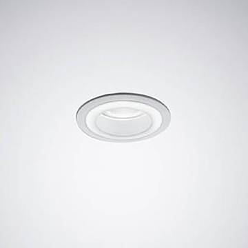 Eine bündige Deckenleuchte mit rundem, weißem Rand, die bündig mit einer weißen Decke installiert ist.