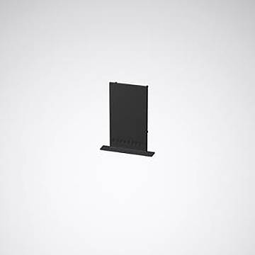 Ein schwarzer, vertikaler Ständer für die PlayStation 5 Digital Edition Konsole, zentriert auf einem schlichten grauen Hintergrund.